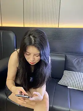 Snapshot of HY-QIAN chatting on June 12, 2026, 1:21 pm HY-QIAN online show from June 12, 2026, 1:21 pm