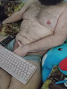 BriTheTopBear online show from June 10, 2026, 9:08 am