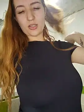 LeonaFox online show from May 17, 2026, 7:10 pm