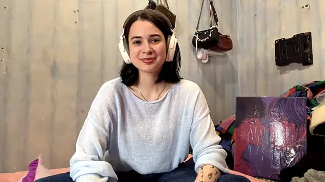 LanoraBilecki online show from April 9, 2026, 10:42 am