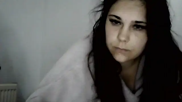 Skyler21XX online show from April 13, 2026, 7:03 am