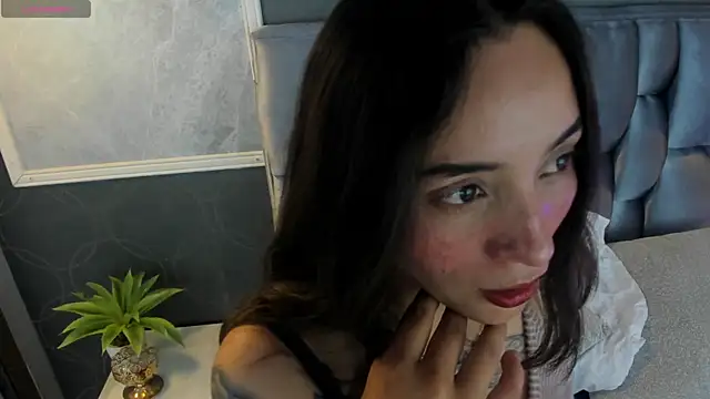 Cata Jonees online show from April 15, 2026, 7:58 pm