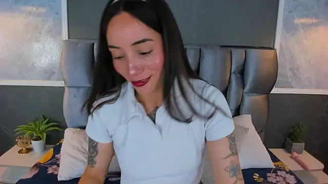 Cata Jonees online show from April 27, 2026, 7:23 pm