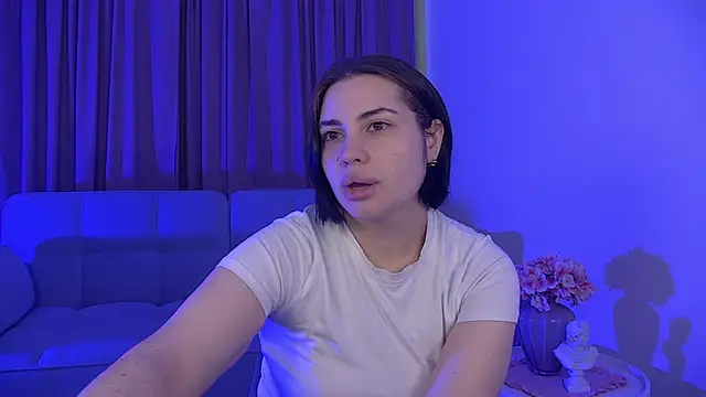 AdrianaToress online show from May 8, 2026, 5:13 am