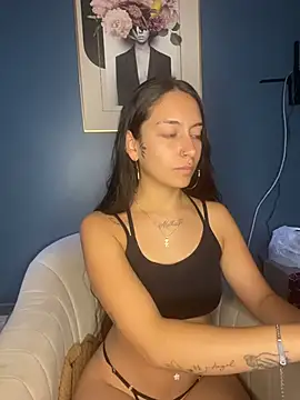 DulceLatinaxo online show from April 11, 2026, 7:51 pm