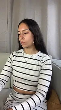 DulceLatinaxo online show from June 5, 2026, 9:42 pm
