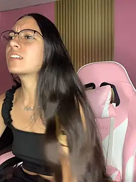 DulceLatinaxo online show from June 25, 2026, 8:02 pm