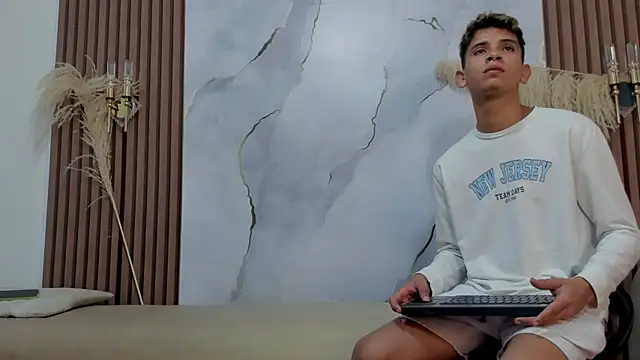 Snapshot of Ethanhot_os chatting on June 11, 2026, 7:34 pm Ethanhot os online show from June 11, 2026, 7:34 pm