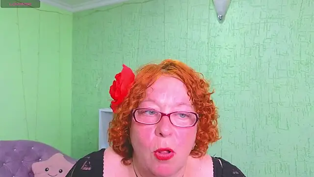 Snapshot of Fara_Flutte chatting on June 12, 2026, 12:59 pm Fara Flutte online show from June 12, 2026, 12:59 pm