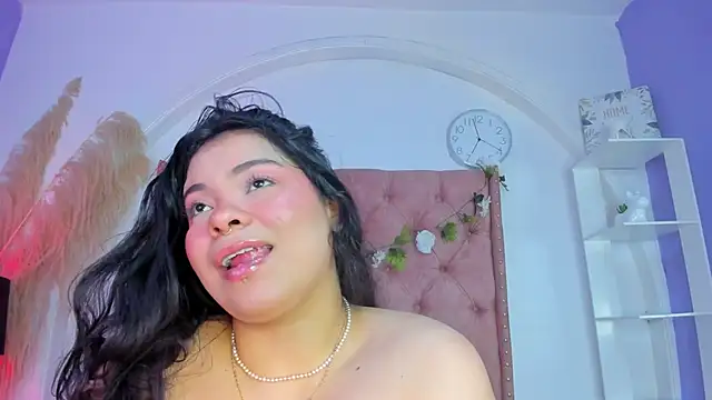 ROSELEI  online show from May 16, 2026, 12:59 pm