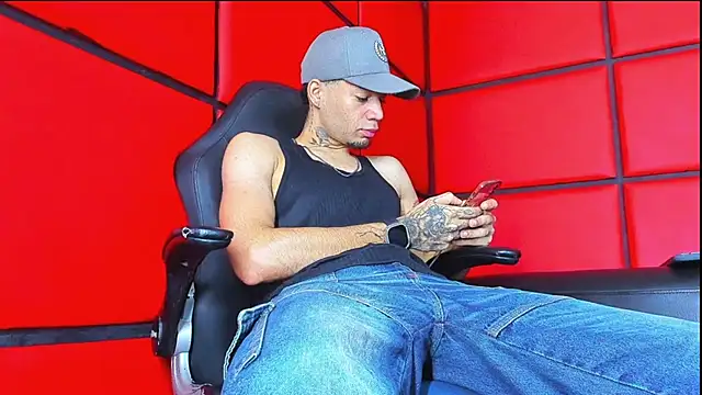 Daniel huge22 online show from May 13, 2026, 1:52 pm
