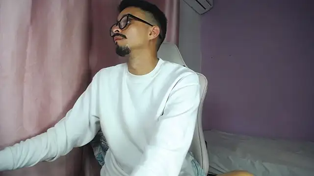 Snapshot of Amir_guy_ chatting on May 11, 2026, 4:04 pm Amir guy online show from May 11, 2026, 4:04 pm