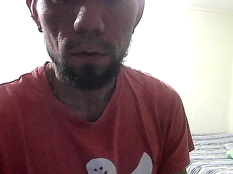 Snapshot of thomas2wood chatting on June 5, 2026, 11:10 pm thomas2wood online show from June 5, 2026, 11:10 pm