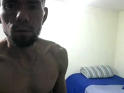 Snapshot of thomas2wood chatting on June 6, 2026, 11:09 pm thomas2wood online show from June 6, 2026, 11:09 pm