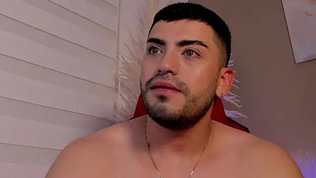 Snapshot of Alexander_Diazz chatting on May 16, 2026, 1:13 am Alexander Diazz online show from May 16, 2026, 1:13 am