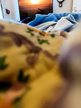 nessuno18 online show from April 25, 2026, 1:52 pm