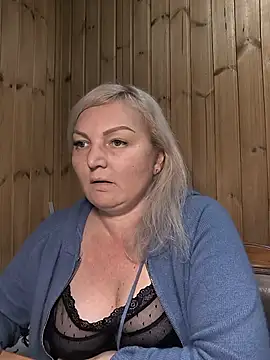 White-Chocolatte online show from April 9, 2026, 3:50 pm