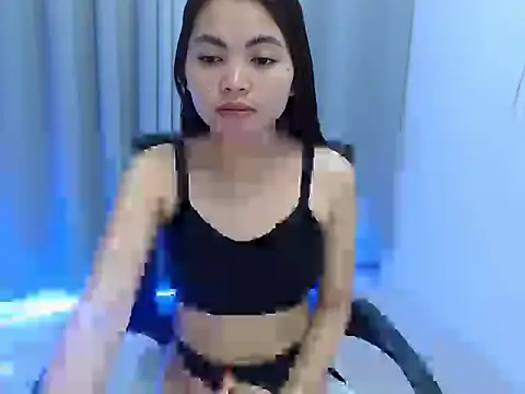 petitegirl123 online show from May 25, 2026, 3:51 pm