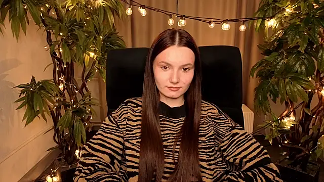 Snapshot of MarieFuller chatting on April 8, 2026, 11:54 am MarieFuller online show from April 8, 2026, 11:54 am