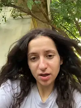 Snapshot of KarolDolly05 chatting on June 10, 2026, 2:27 pm KarolDolly05 online show from June 10, 2026, 2:27 pm