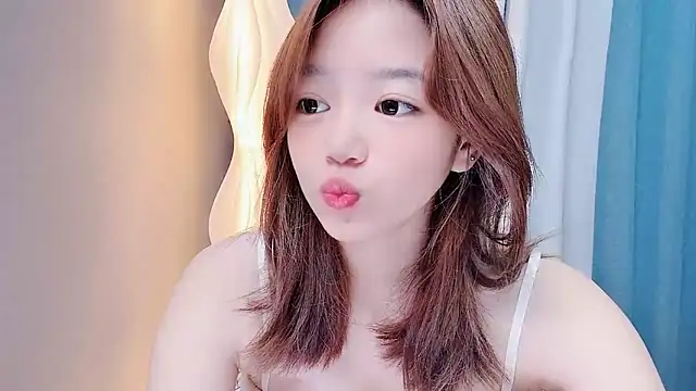 Lilababy00 online show from July 6, 2026, 4:09 am