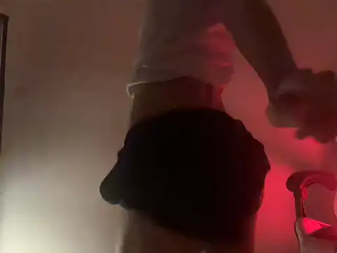 ojitosdegato online show from April 9, 2026, 2:11 am