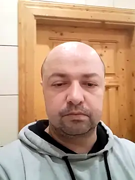 Luceriusbigass online show from February 6, 2026, 4:43 pm