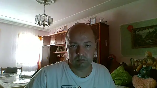 Snapshot of Luceriusbigass chatting on June 30, 2026, 10:05 am Luceriusbigass online show from June 30, 2026, 10:05 am
