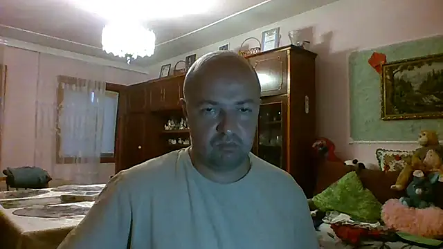 Snapshot of Luceriusbigass chatting on July 1, 2026, 6:40 pm Luceriusbigass online show from July 1, 2026, 6:40 pm