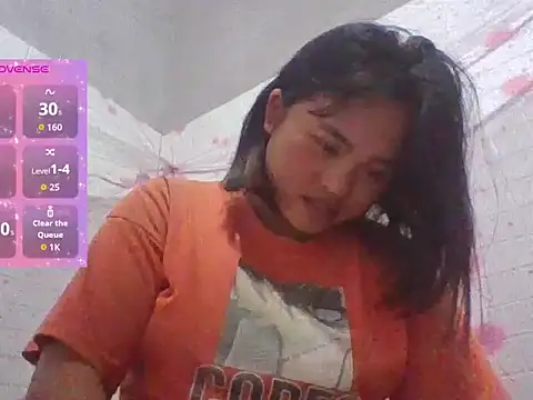 -Pumidy- online show from May 4, 2026, 1:12 am