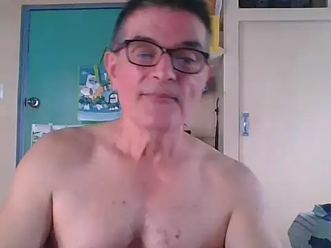 scooty-friends online show from April 21, 2026, 8:01 pm