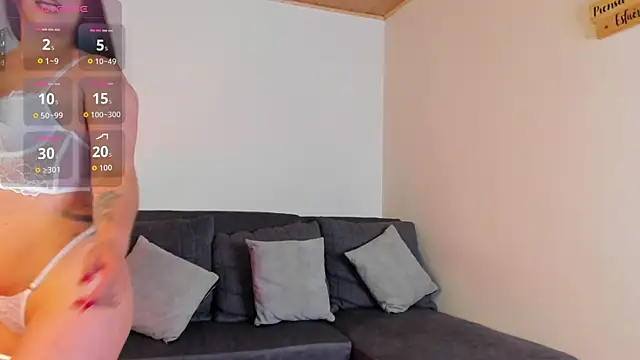 Elliee e online show from May 25, 2026, 1:06 pm