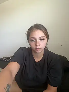 Tattedphoenix online show from April 21, 2026, 6:12 pm