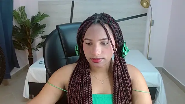 Snapshot of coral_echeverri chatting on April 29, 2026, 9:32 pm coral echeverri online show from April 29, 2026, 9:32 pm