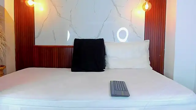 Eroticxcouple online show from April 30, 2026, 11:16 am