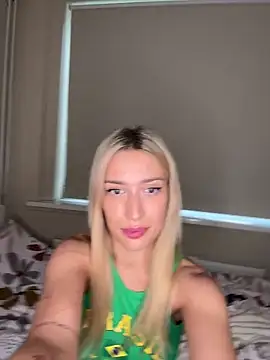 BlondeChiara online show from April 19, 2026, 6:10 pm