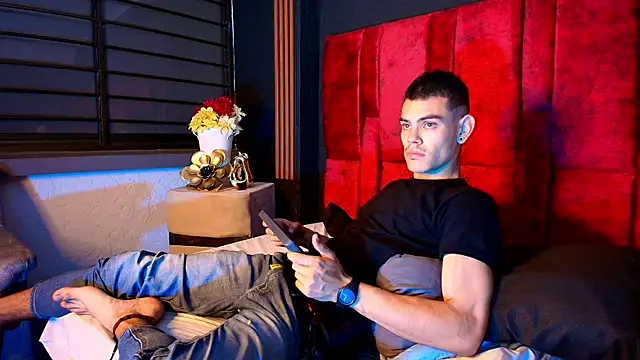 Snapshot of RomeoBoselli__ chatting on June 14, 2026, 2:24 am RomeoBoselli online show from June 14, 2026, 2:24 am