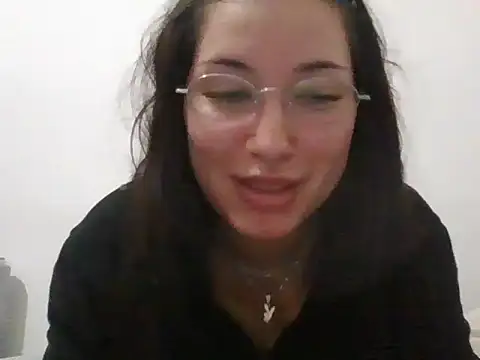 cherryxxox online show from April 15, 2026, 7:15 am