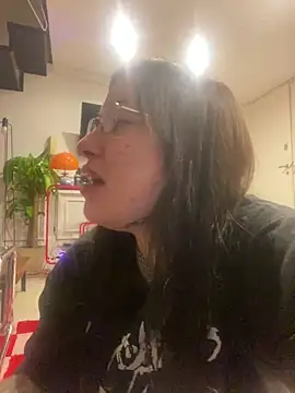 cherryxxox online show from April 16, 2026, 2:56 am