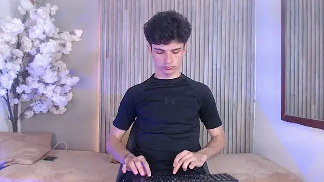 Logan Steel online show from April 15, 2026, 4:41 am