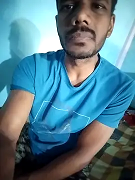 Snapshot of daddyishere102 chatting on April 8, 2026, 5:07 am daddyishere102 online show from April 8, 2026, 5:07 am