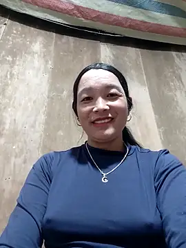 vanlucky2 online show from May 13, 2026, 11:29 am