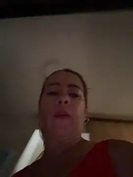 Natigoonzalez online show from May 2, 2026, 2:22 pm