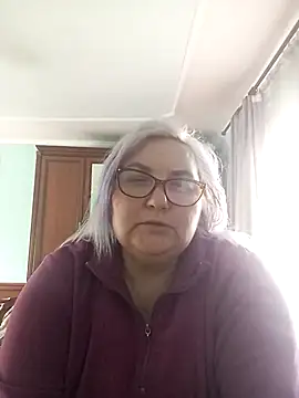 AureliaSky598 online show from April 18, 2026, 1:04 pm