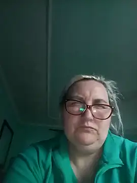 AureliaSky598 online show from May 4, 2026, 5:31 pm