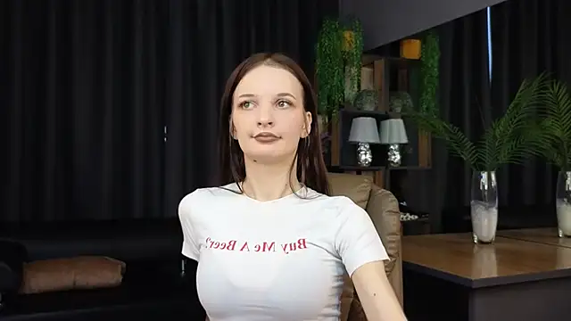 Snapshot of Alice_Mey chatting on April 12, 2026, 4:28 am Alice Mey online show from April 12, 2026, 4:28 am