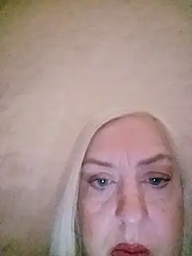 Julia20X online show from April 18, 2026, 3:27 pm