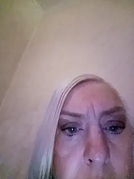 Julia20X online show from April 23, 2026, 11:53 am