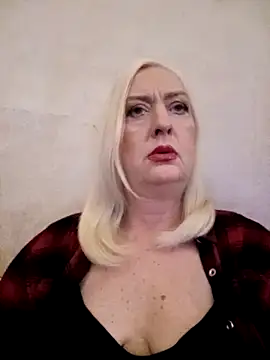 Julia20X online show from May 4, 2026, 9:27 am
