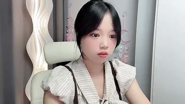 Xiaoqing00 online show from May 21, 2026, 3:13 am